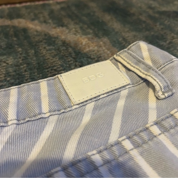 BDG super high rise foxy striped jean shorts- size 31- 100% cotton - Picture 5 of 9